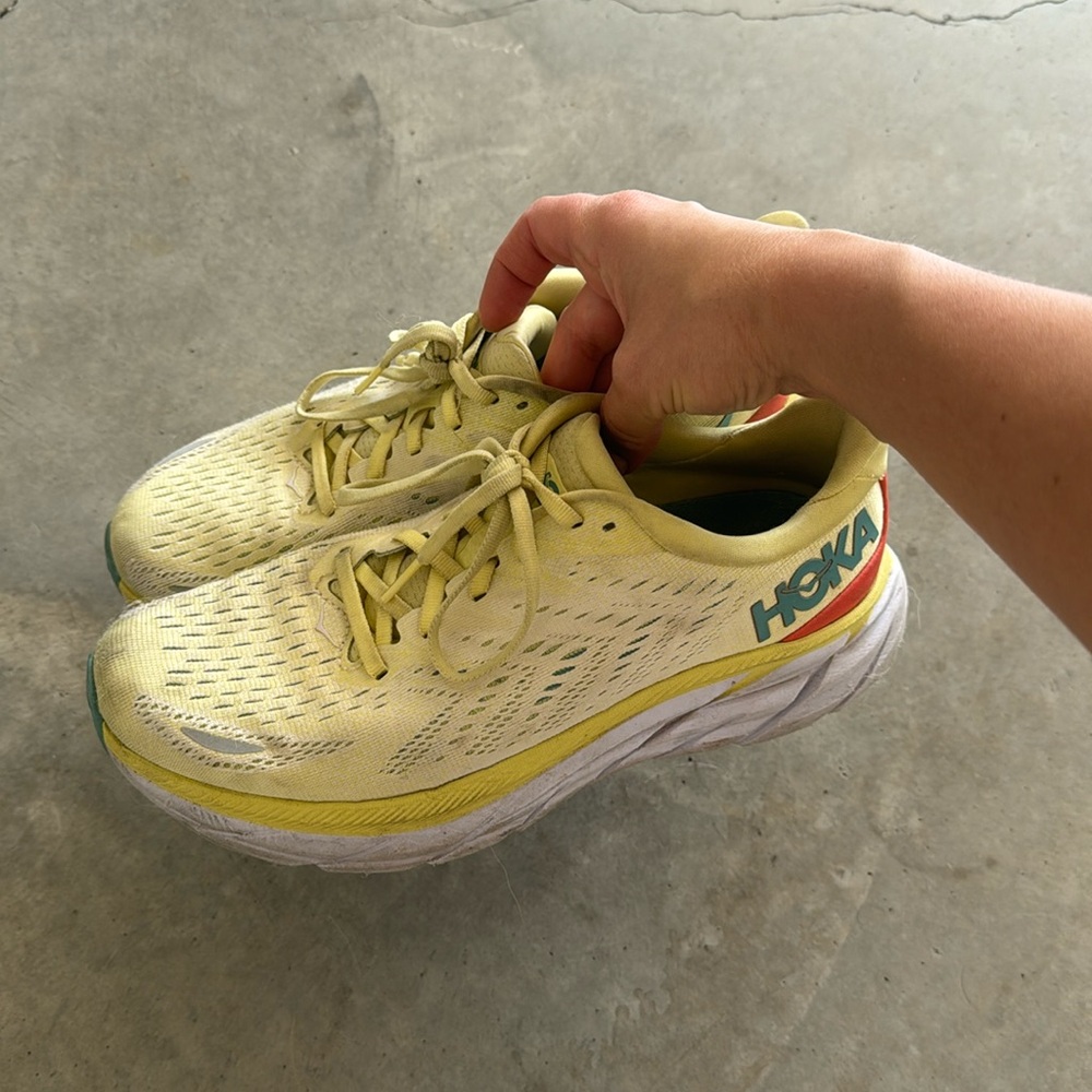 Hoka Clifton 8